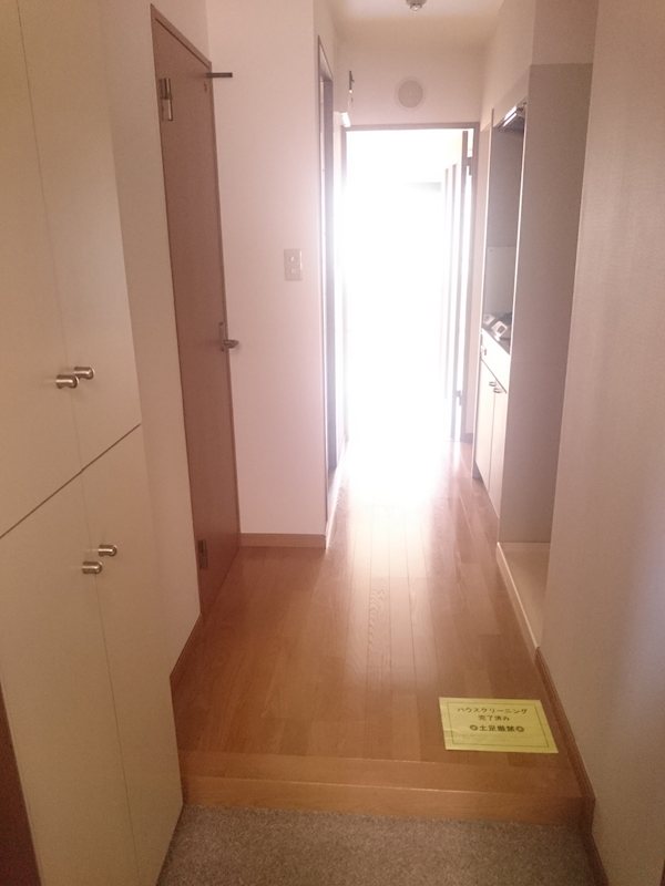 リトルアージュ 玄関