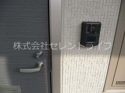 フロンティアエステート 玄関