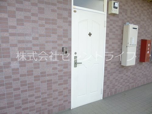 ハウス・ビル 玄関
