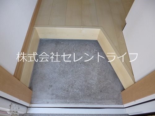 ハウス・ビル 玄関