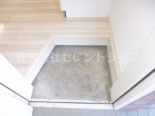 ハウス・ビル 玄関