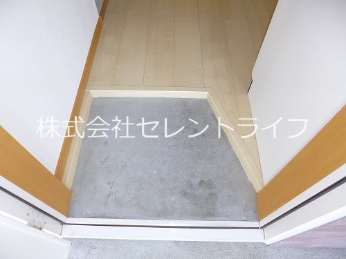 ハウス・ビル 玄関