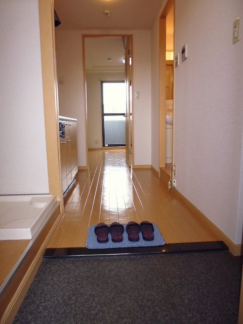 コンフォール・戸手 玄関