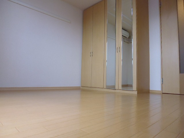 コンフォール・戸手 ベッドルーム