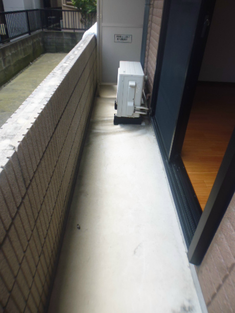 メゾン夢見ヶ崎 ベランダ