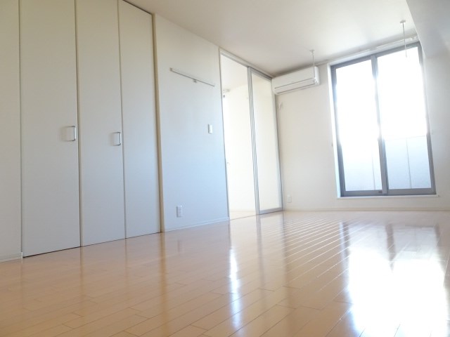 ルーブル リビング