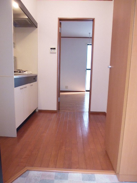 ハピネス2002 玄関