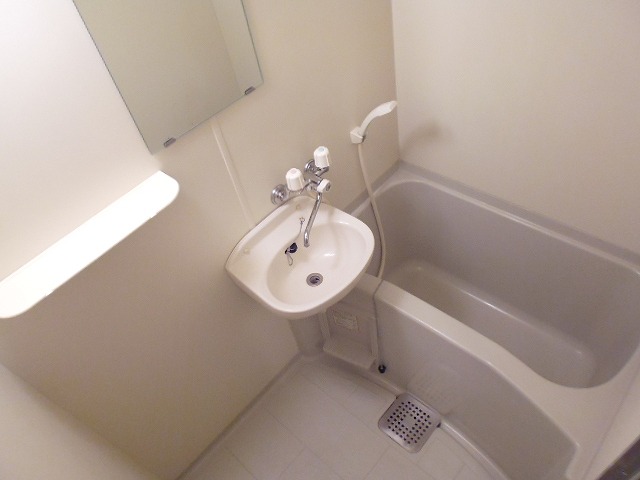 ハピネス2002 風呂画像