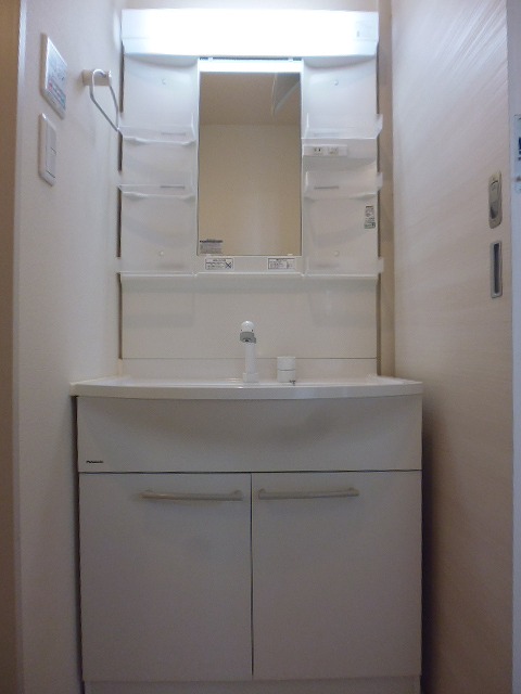 アベニュー大島 玄関