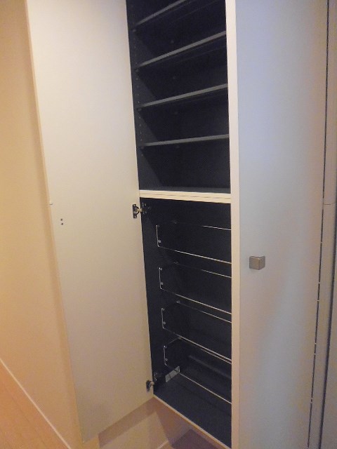 ラ・レーヴ新川崎 玄関