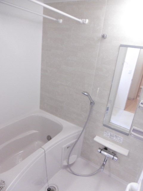 ラ・レーヴ小向西町 風呂画像