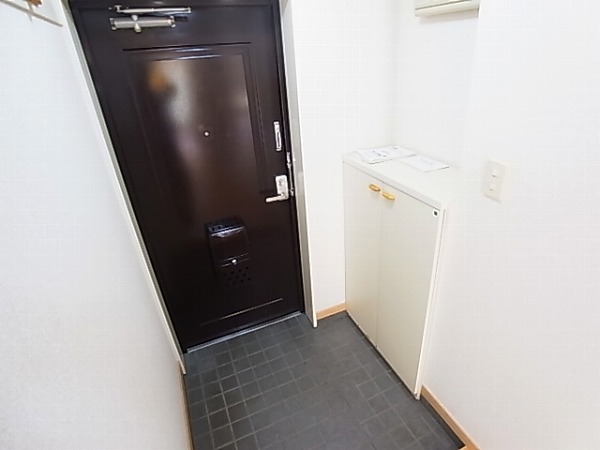 カームヤタ藤第１ 玄関