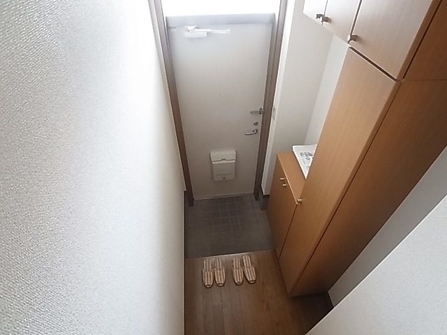 カーザジョバーネ 玄関