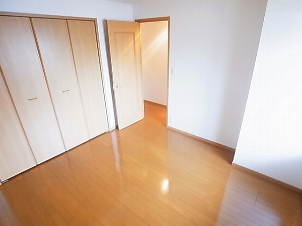 ルピナスⅡ ベッドルーム