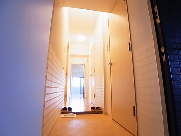 ホビアル・フェンテ 玄関