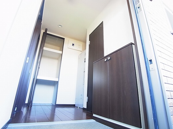 ガーデンヒルズA棟 玄関