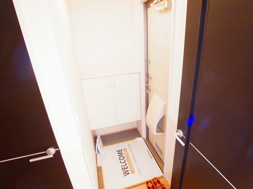 クレストパークＥ 玄関