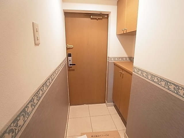 サンタバレー弐番館 玄関