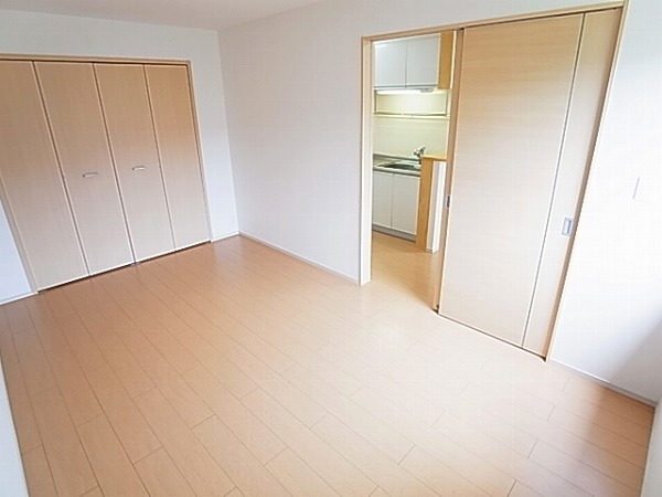 サニーレジデンス ベッドルーム