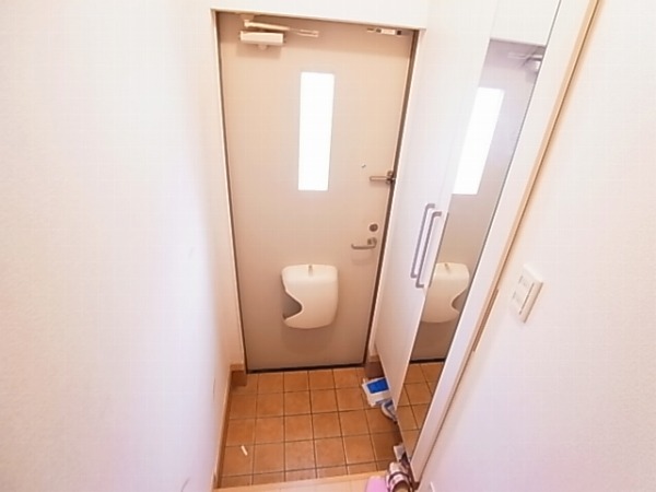 カレントヴィラ 玄関