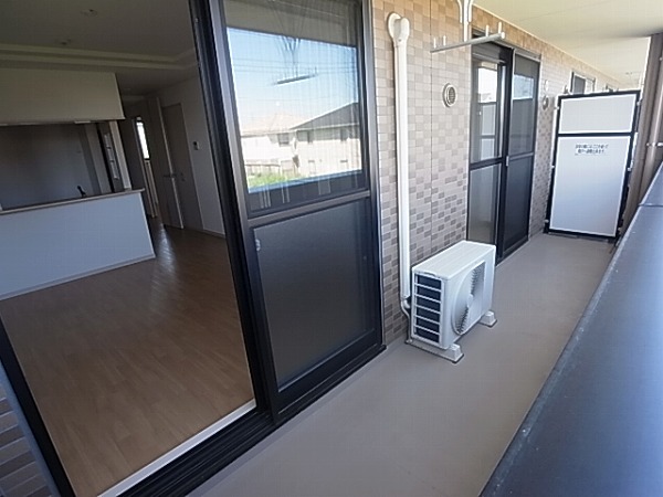 ビアン・ゼルコバ ベランダ