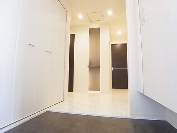 ネイチャーヴィラ　ミネルバ 玄関