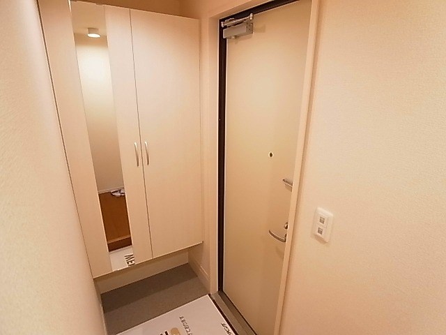 フラッツ酒井根Ⅰ号棟 玄関