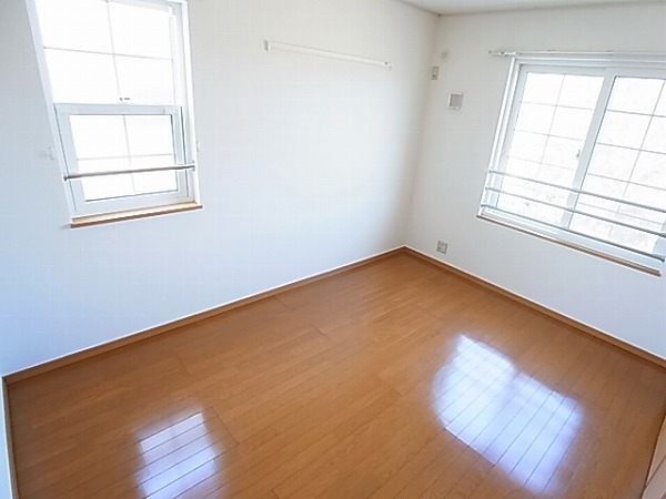 サニーフラワーヒルズⅢ ベッドルーム