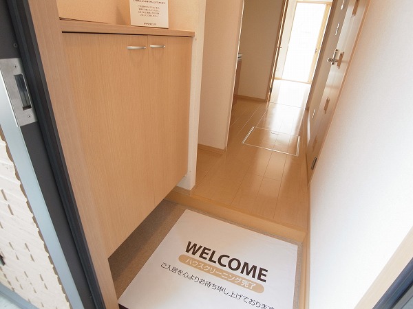 めぞんモナリエ 玄関