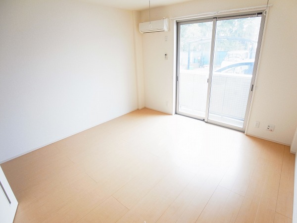 ロイヤルフレア・M ベッドルーム