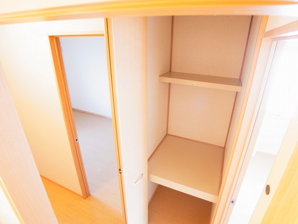 コリーヌ・アン その他12