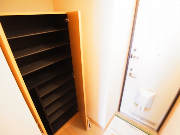 コリーヌ・アン その他15