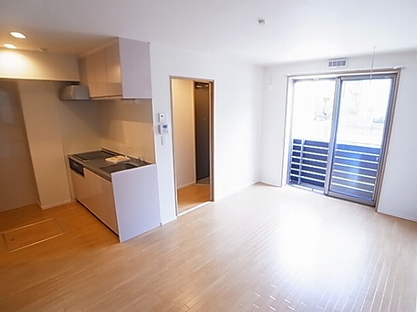 ルーチェ南逆井 リビング