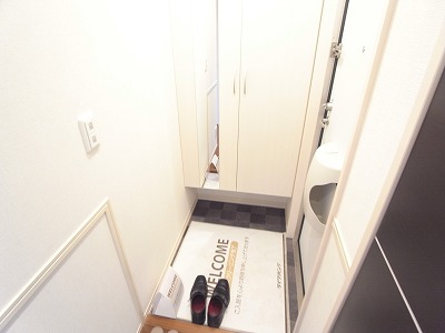 プロシード青葉台C 玄関