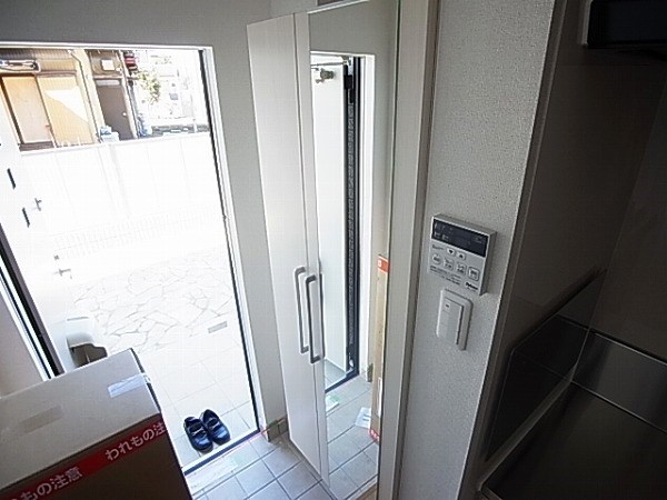 ノイクラール 玄関