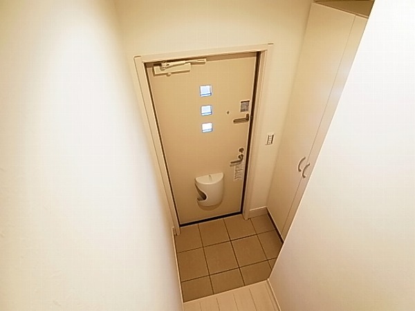 ヴィラ　プティ　エタン 玄関