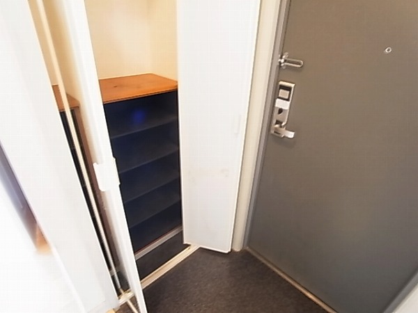 コンフォースⅢ 玄関