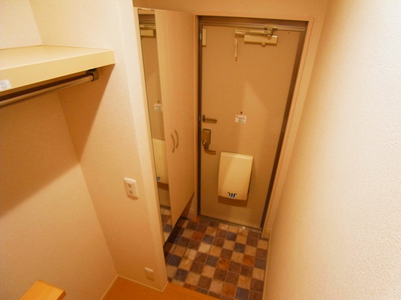 メゾンレーヴ 玄関