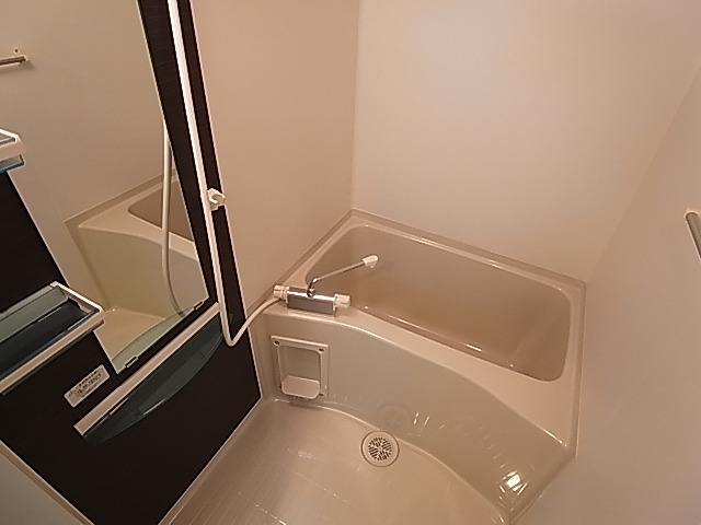 リブリ・ラルジュ 風呂画像