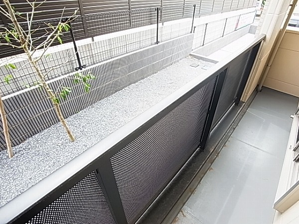 ロイヤルパピヨン ベランダ