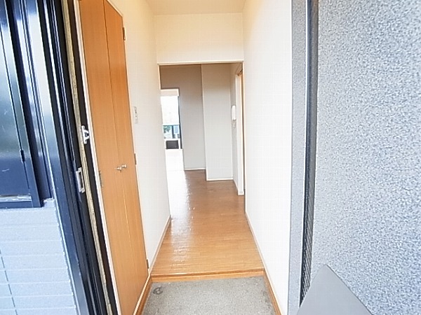 グランメールＡ 玄関