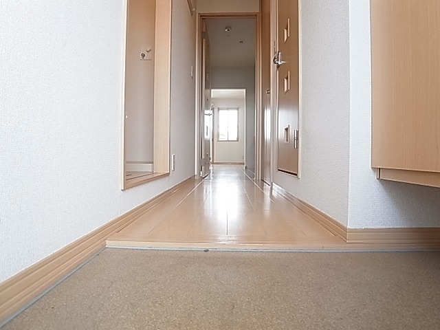 メゾンローレルⅡ 玄関