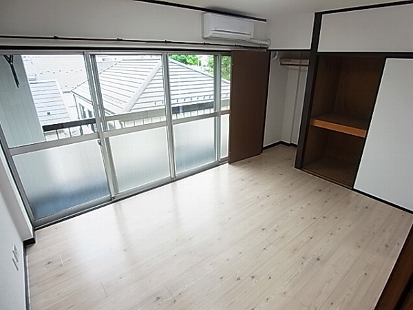 ローズマンション ベッドルーム