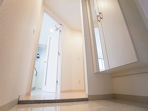 トレランス 玄関