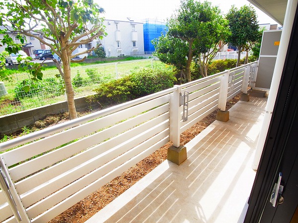 ローズ・ウッド ベランダ