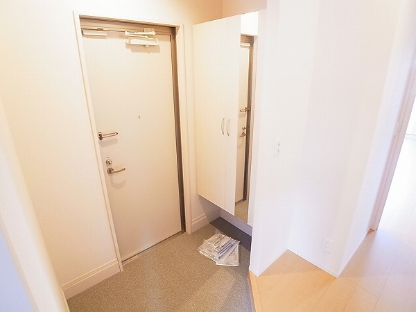 セルリアＡ棟 玄関