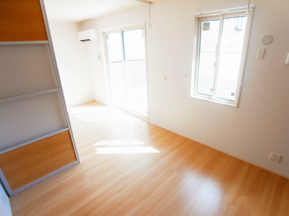 ホワイト・サラ ベッドルーム