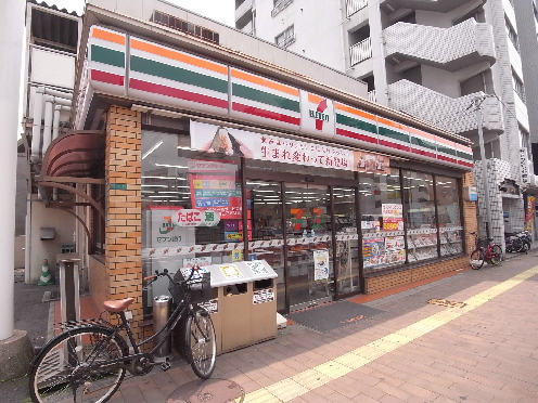 コンプレート中津口 コンビニ