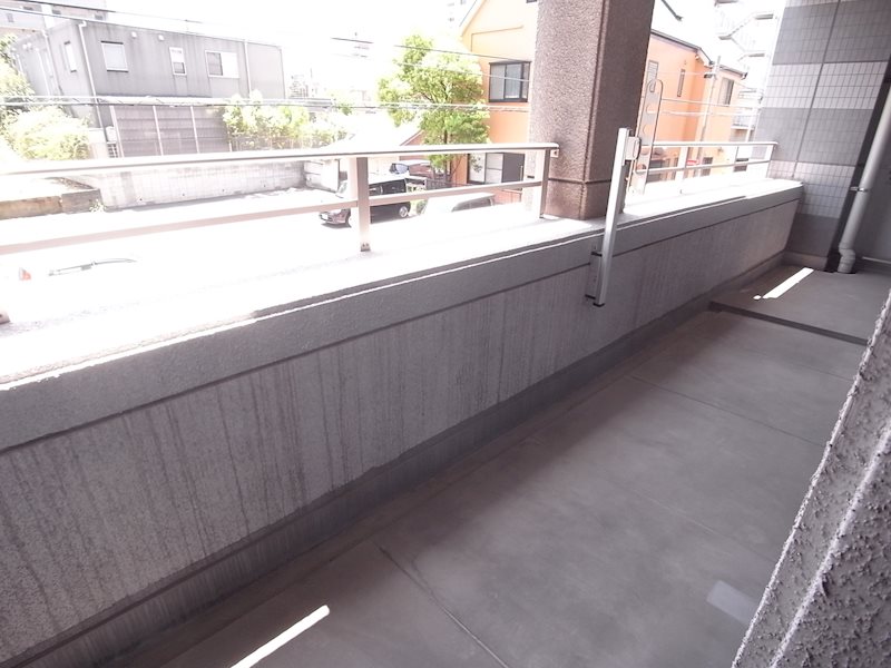 ニューリバー九工大駅前 ベランダ