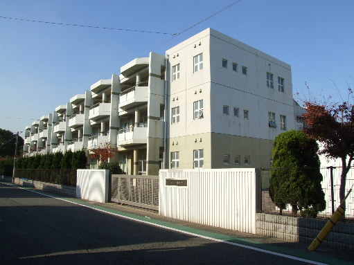 ライフプラザ沢見Ⅱ番館 中学校
